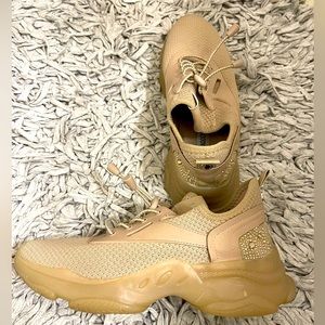 Women’s Steve Maddens